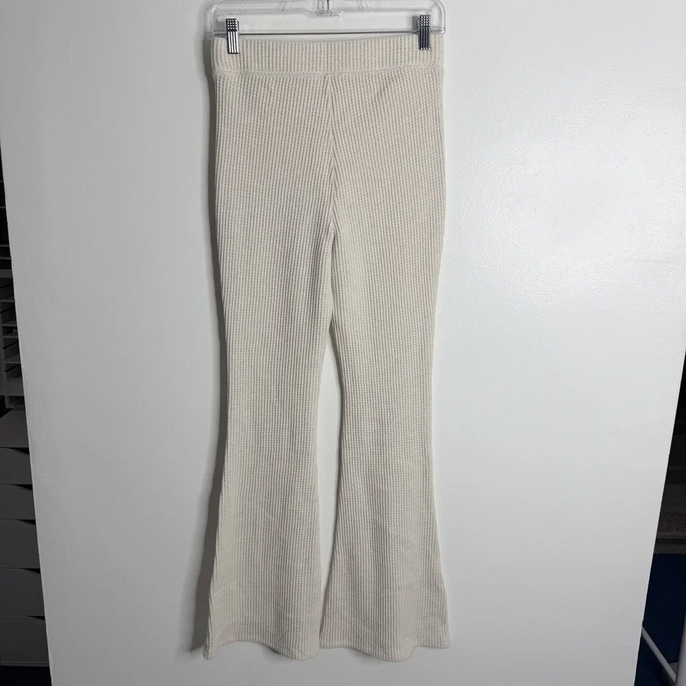 NWT Aerie Waffle Knit Flare Pant Ivory Small Pull On Stretch Minimalist - Picture 3 of 6